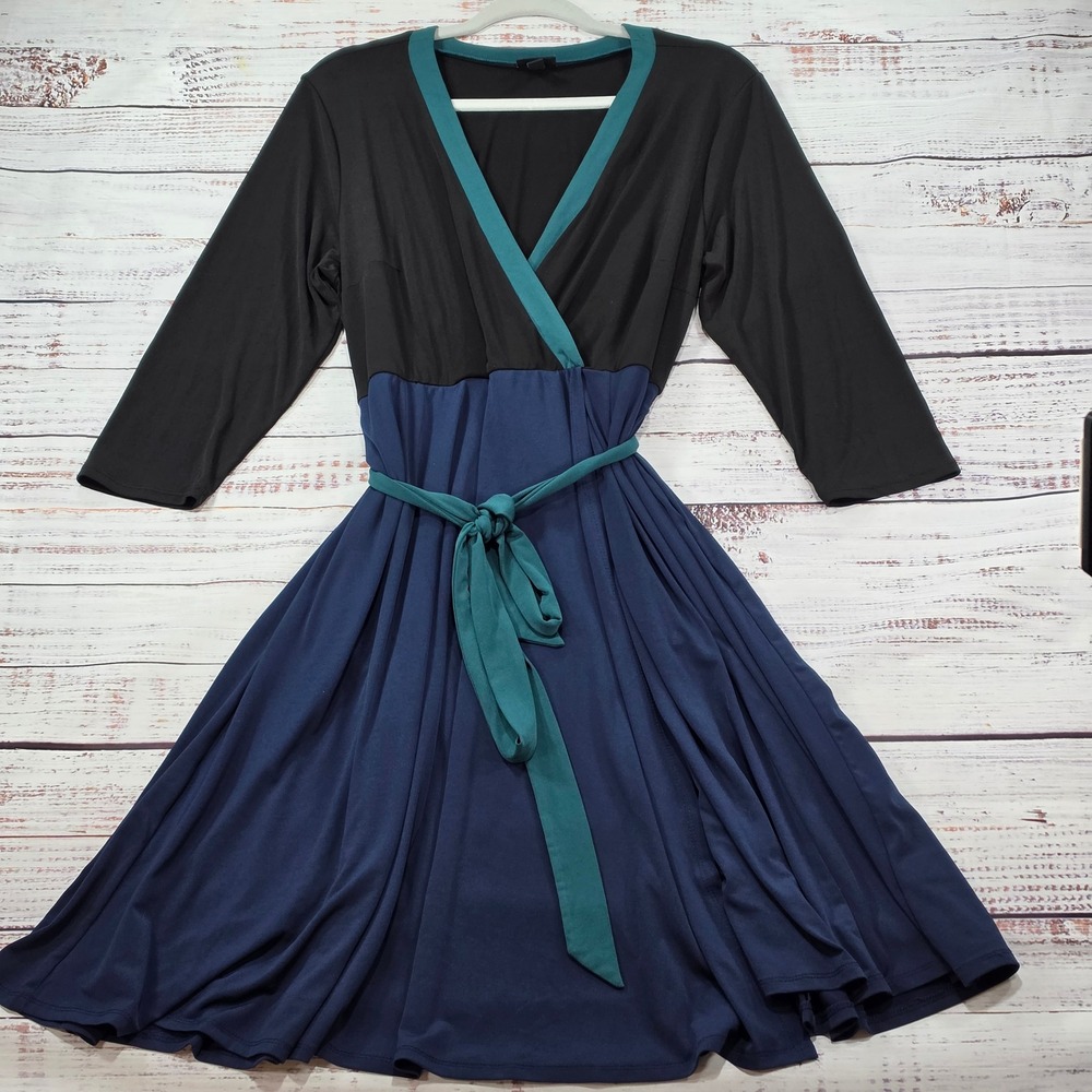 Torrid Faux Wrap Dress Womens 1 Black Navy Excellent Colorblock 3/4 Sleeve Belt